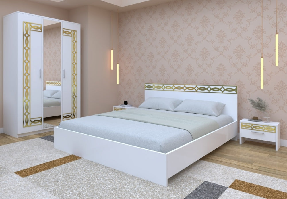 Dormitor complet cu livrare gratuită Mobila Domardo, pat dublu, dulap cu oglindă și noptiere albe cu decorațiuni aurii