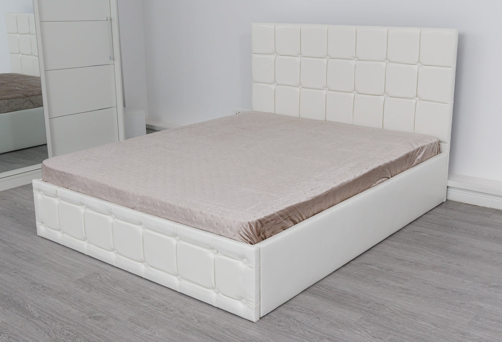 Pat matrimonial cu saltea inclusă tapitat cu piele ecologica alba cu design modern si elegant