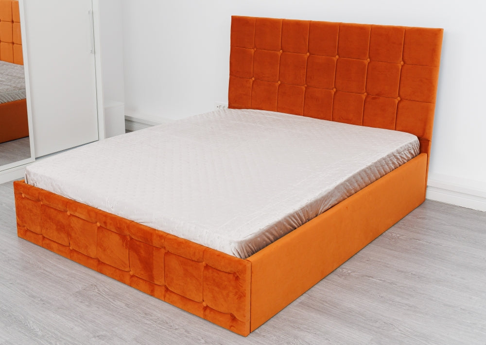 Pat matrimonial cu saltea inclusă tapitat portocaliu cu tetiere înălțată și design modern Mobila Domardo