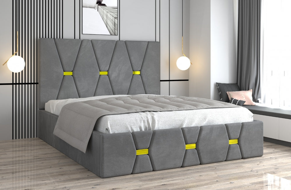 Pat tapitat cu saltea inclusă gri cu detalii galbene într-un dormitor modern elegant